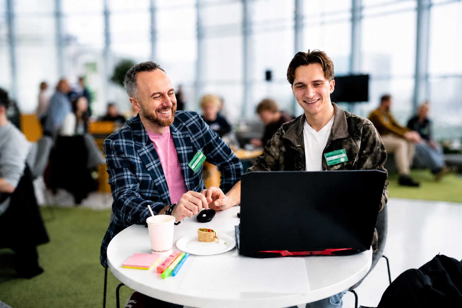Mentor YBP dzielący się wiedzą i doświadczeniem z liderami oraz przedsiębiorcami w ramach programu mentoringowego