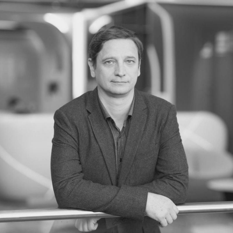 Aleksander Lutchko - mentor technologii wspierający startupy i firmy w budowie skalowalnych rozwiązań, AI, chmurze i optymalizacji IT.