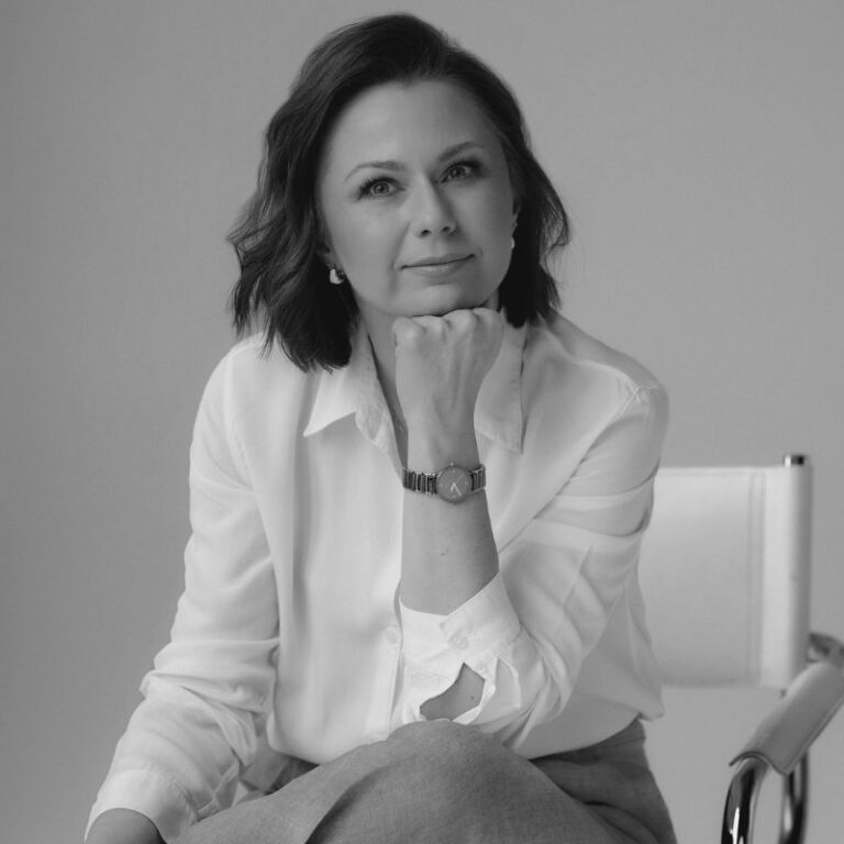 Anna Szafraniec -mentorka z doświadczeniem w podatkach, zarządzaniu i transformacji organizacji, pomagająca liderom podejmować świadome decyzje i rozwijać biznes.