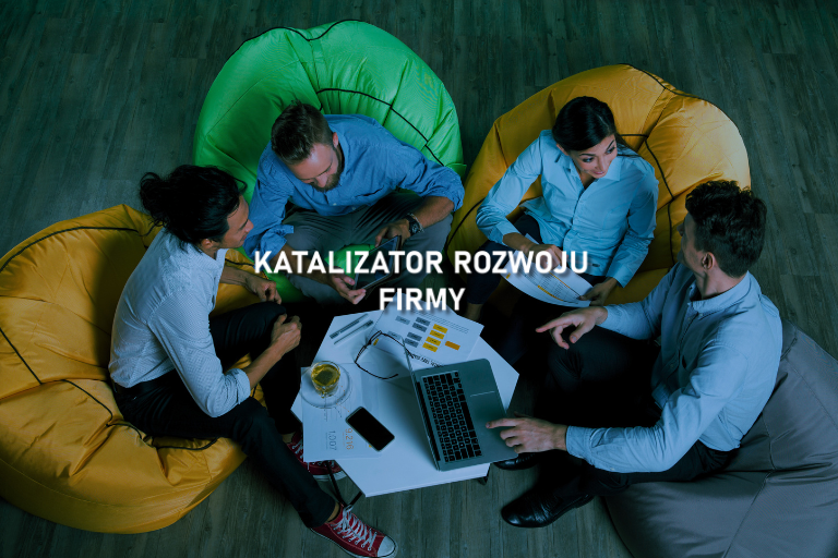 Młody przedsiębiorca podczas mentoringu w programie Katalizator Rozwoju Firmy
