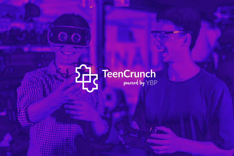 Młodzi uczestnicy TeenCrunch rozwijający pomysł na startup
